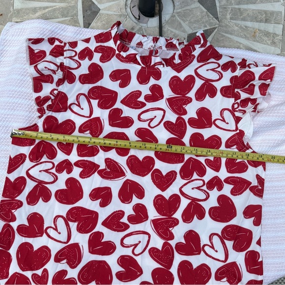 Red Heart Top Size Large - Picture 10 of 10